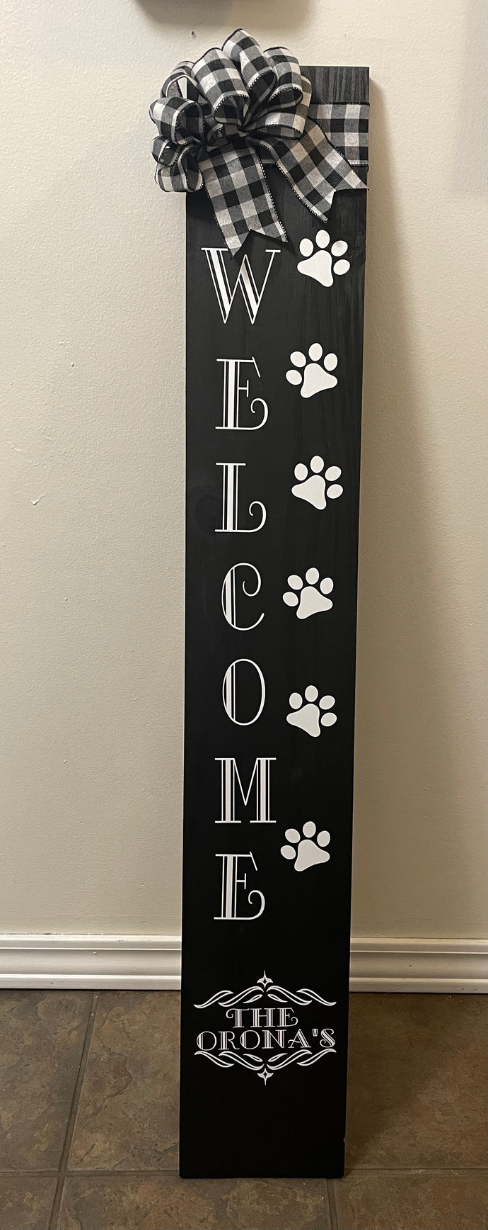 Personalized welcome board